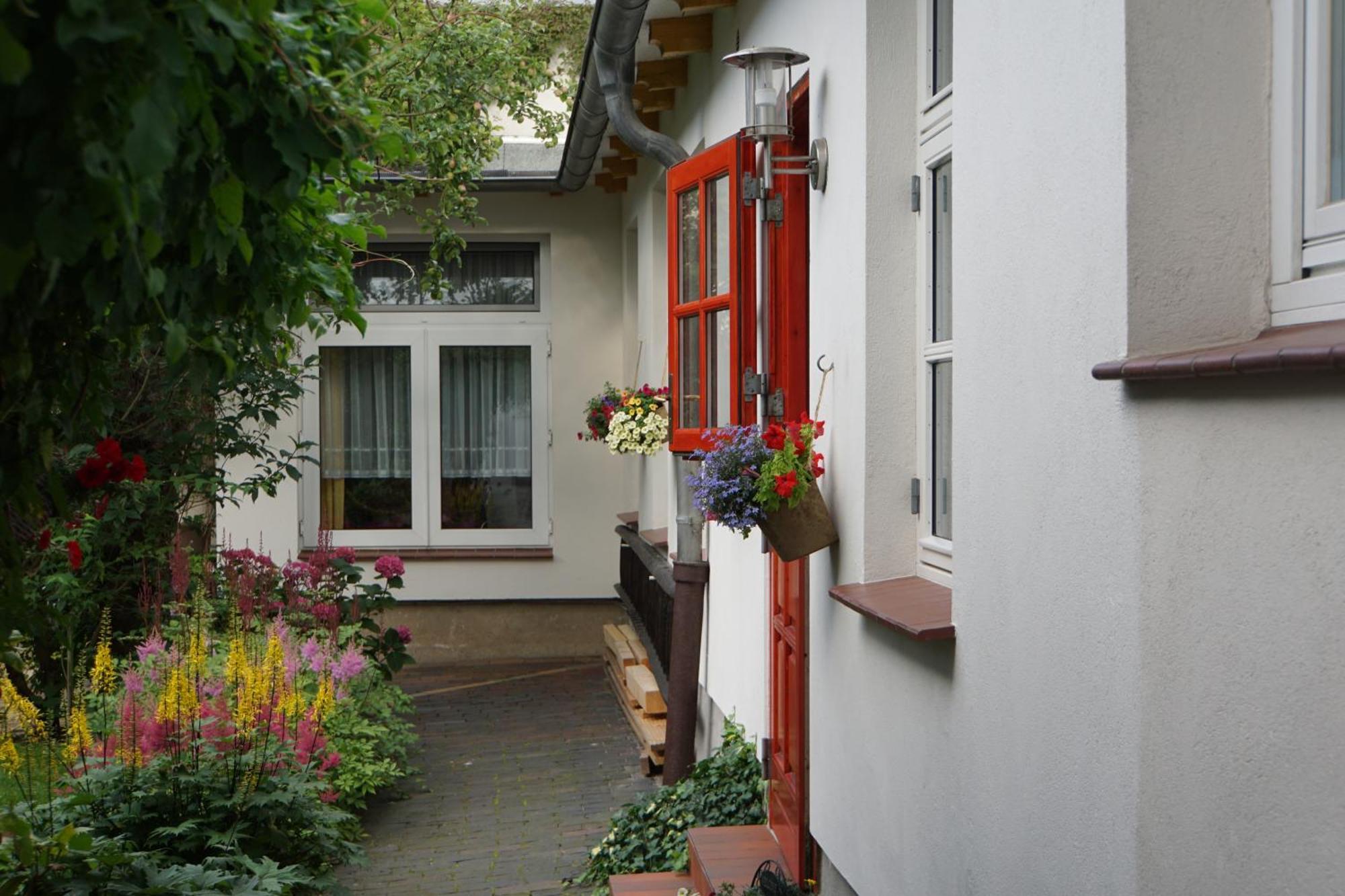Ferienwohnung Hofidyll - Warnemuende Росток Экстерьер фото